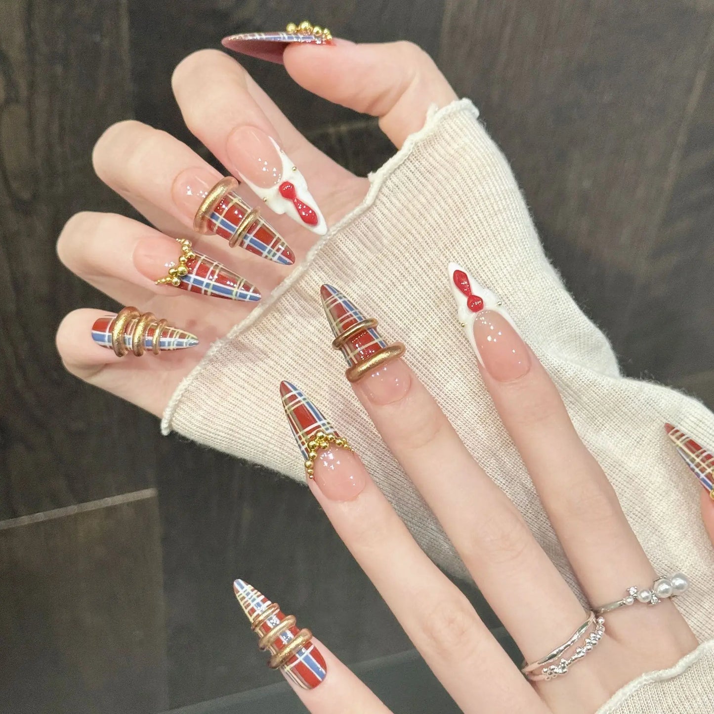 PLAID TYE AND GOLD LUX PRESS ON NAILS