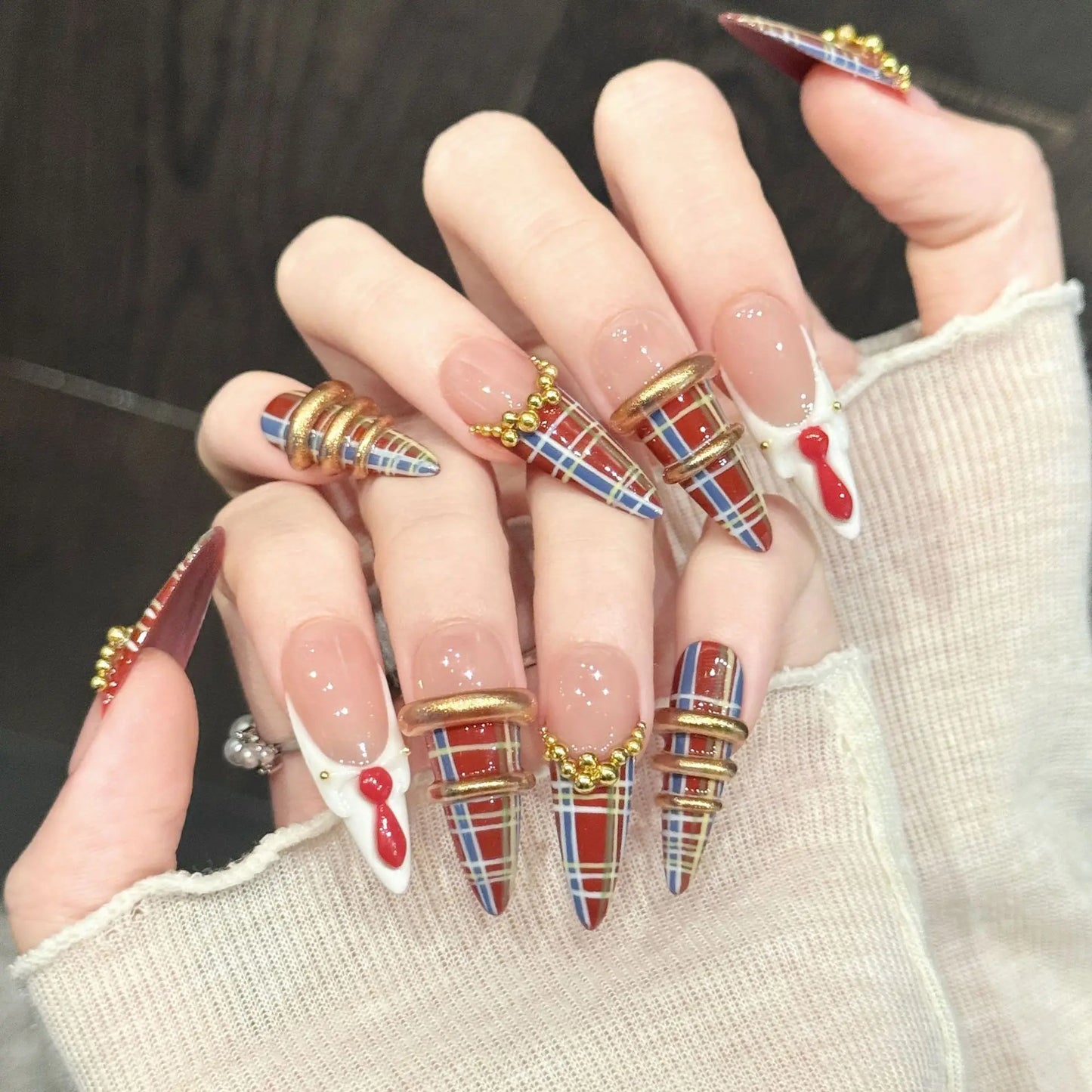 PLAID TYE AND GOLD LUX PRESS ON NAILS